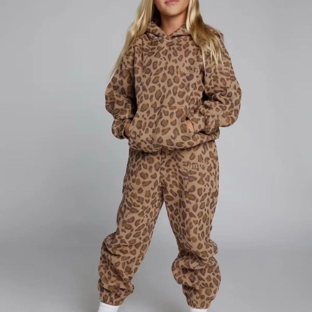 Comfrt Minimalist Kids Hoodie – Brown Leopard – Size M NWT